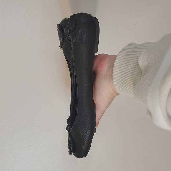Tory Burch Black Leather Ballet Flats Size 8 Minimalist Preppy Office Attire - Picture 4 of 16